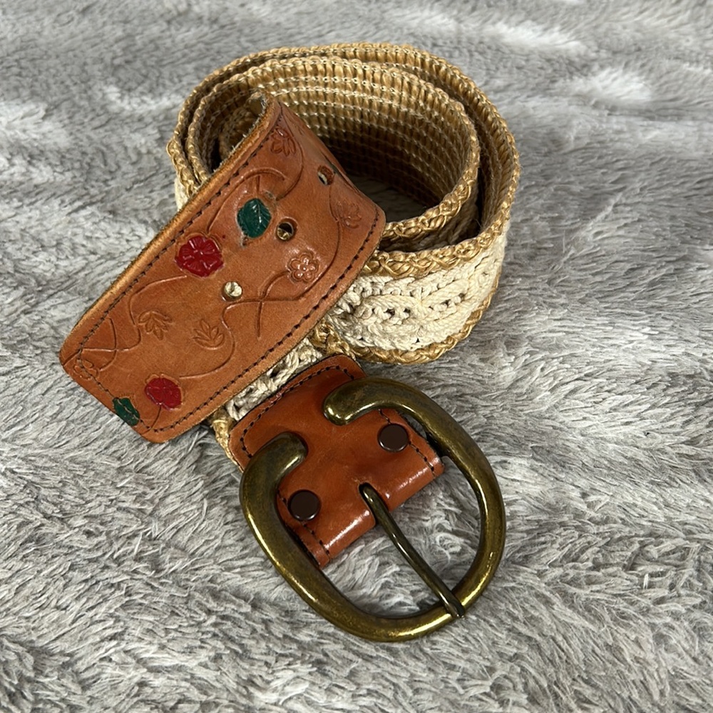 Vintage SALVATORI hand tooled macramé crocheted leather trim belt size 32